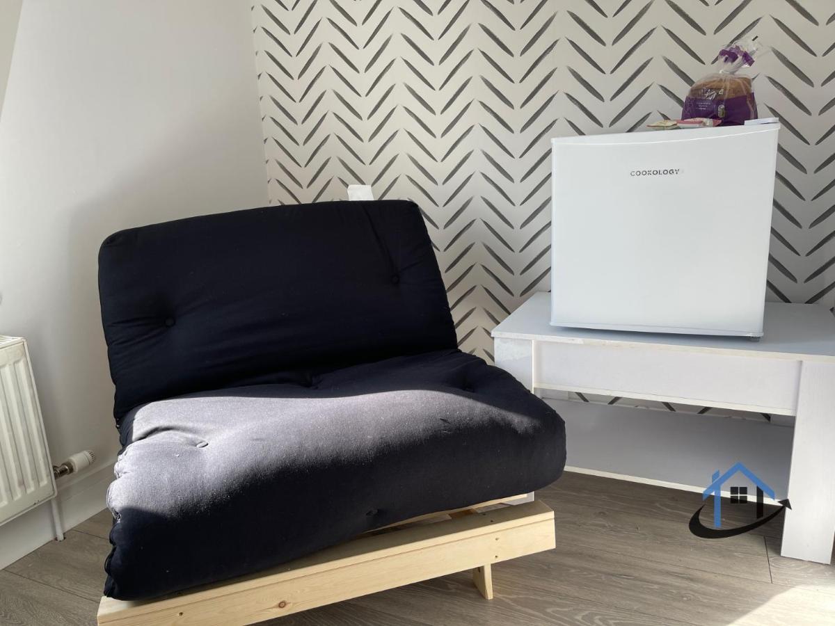 Acaster House, X4 Rooms With En-Suites X1 Room Private Bathroom, Street Parking, Close To Train Station Kettering Εξωτερικό φωτογραφία